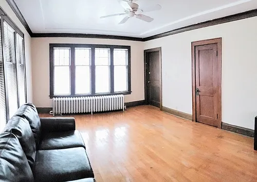 2738u S. Shore Dr. - Upper 1 Bedroom Apartment With Appliances & Heat Included! *Watch Video Tour... — Photo 2