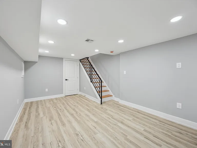 451 Fitzgerald St — Photo 22