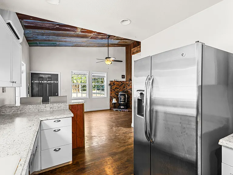 2385 Cascade Hwy SE #1 — Photo 9