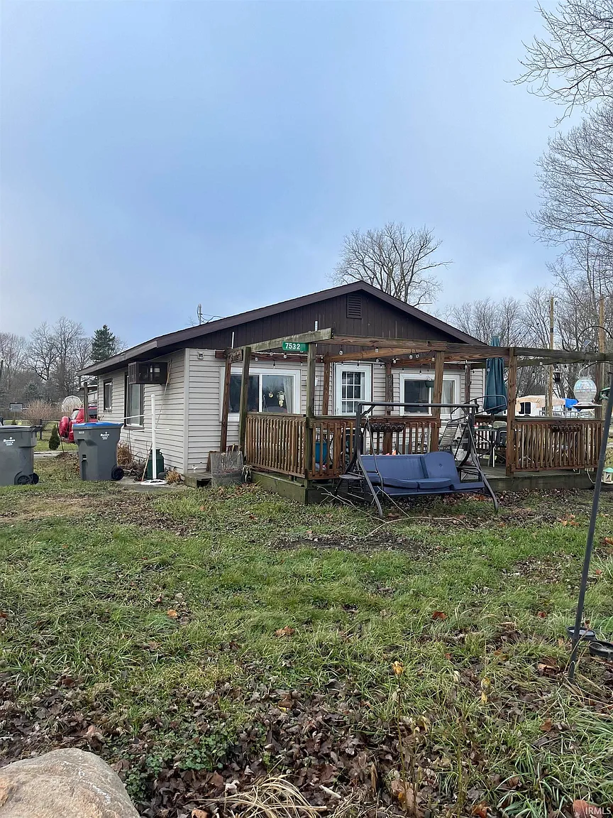 7532 W Lake Park Rd photo 1