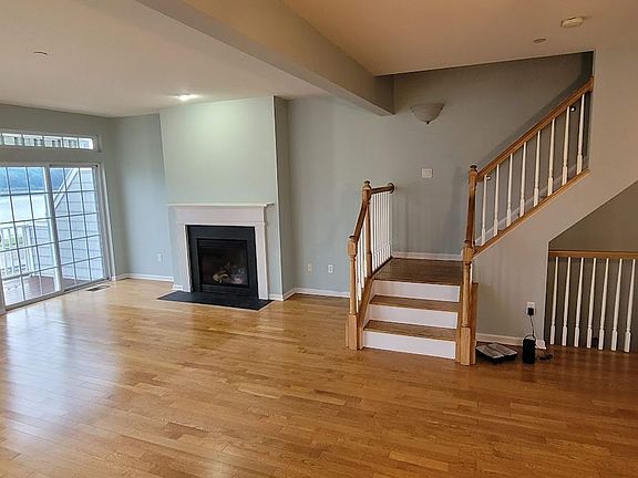 5th image of 128 Hudson Pointe Dr