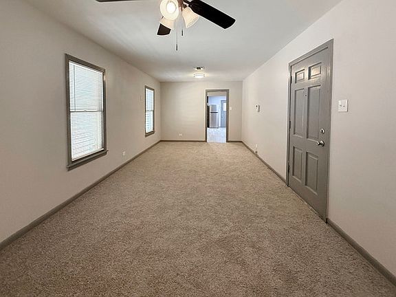 4th image of 203 Hot Wells Blvd
