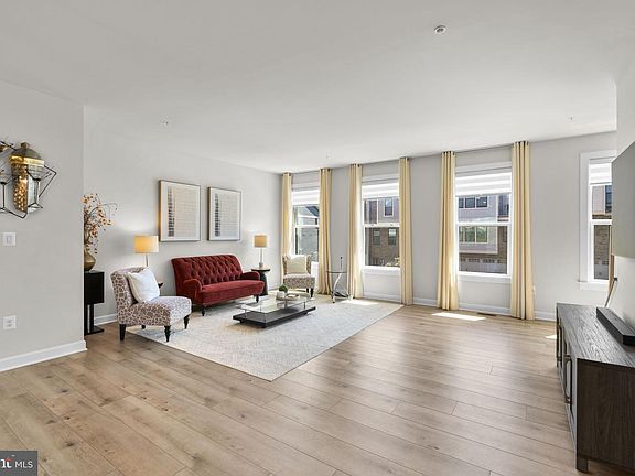 5th image of 232 Hickory Hollow Ct