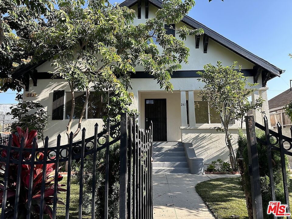 1st image of 261 W 43rd Pl