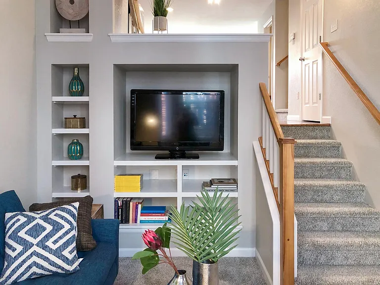 8933 E 29th Pl — Photo 3