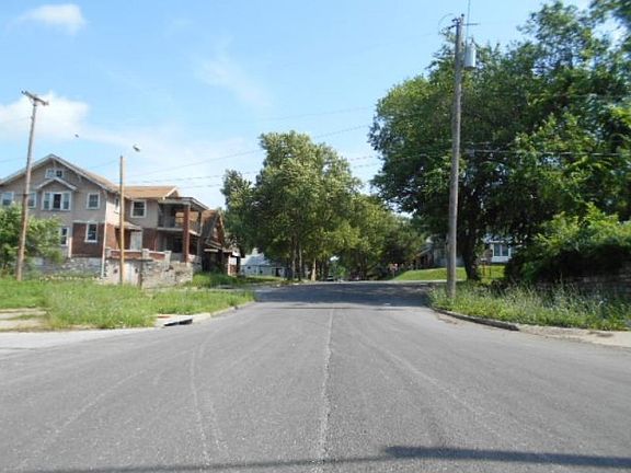 4th image of 3540 Montgall Ave