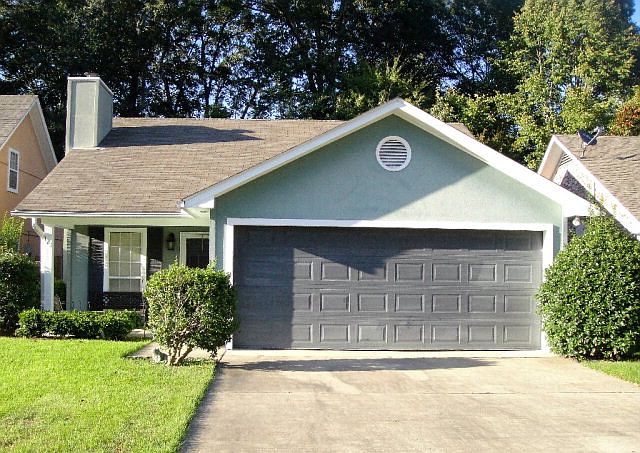 1st image of 121 Trailwood Dr