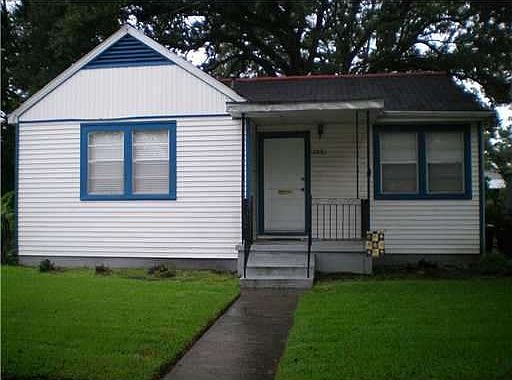 1st image of 400 Harang Ave