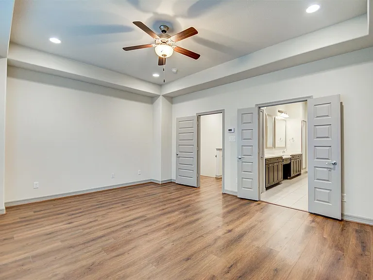 5941 Kansas St — Photo 12