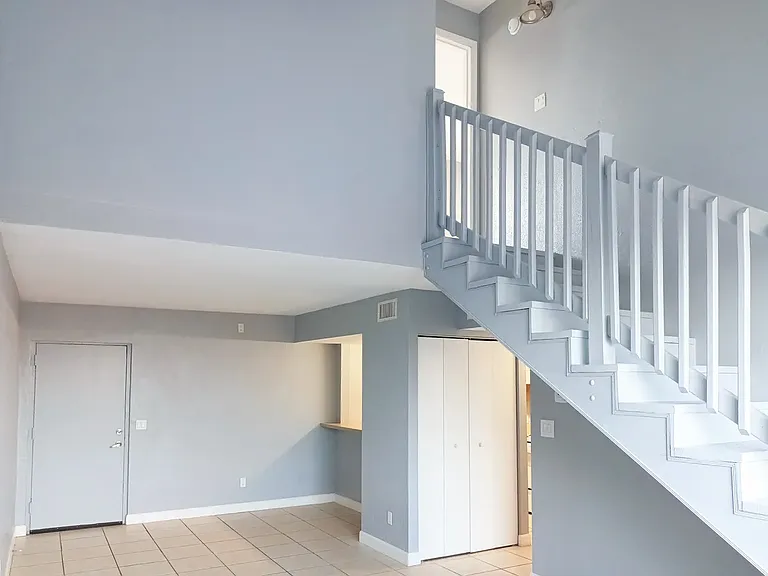 Waterford Apartments — Photo 16