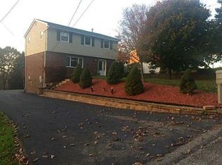 1005 Mallisee Rd, Pittsburgh, PA 15239