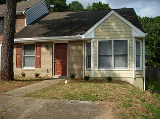 393 Lakeridge Ct, Riverdale, GA 30274