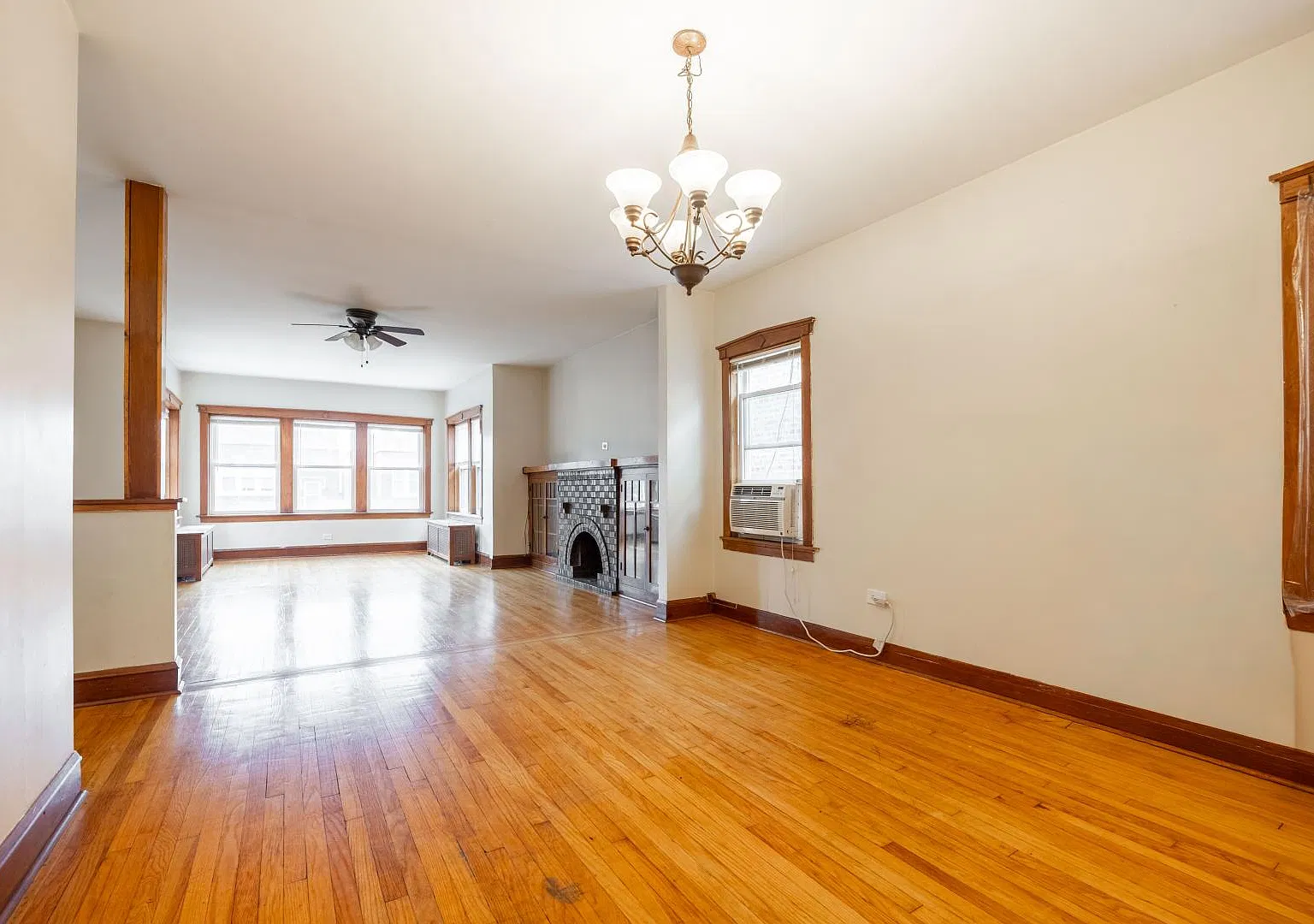 3 bed, $2,250 — Photo 3
