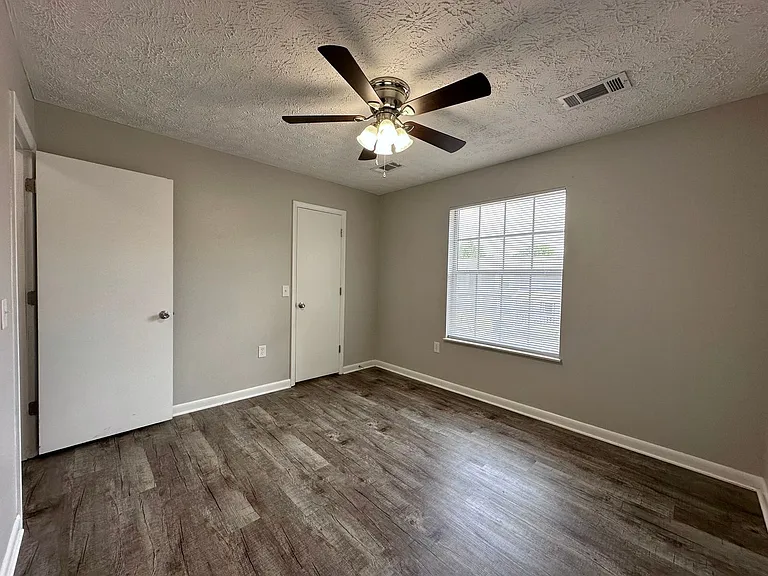 2021 N Sizer Ave #L — Photo 61