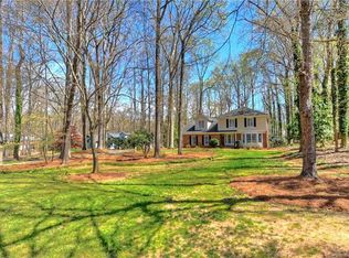 5310 Lancelot Dr, Charlotte, NC 28270