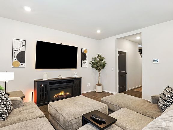5th image of 5601 151st Street Ct E