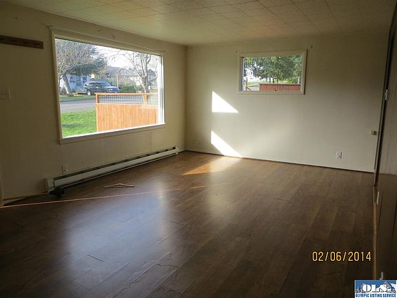 3rd image of 821 W 6th St
