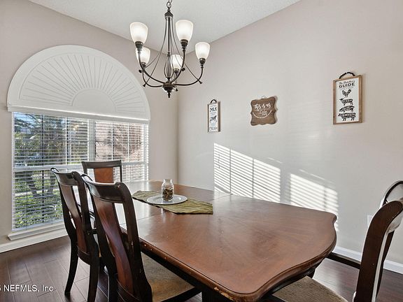 4th image of 1247 LOQUAT Court