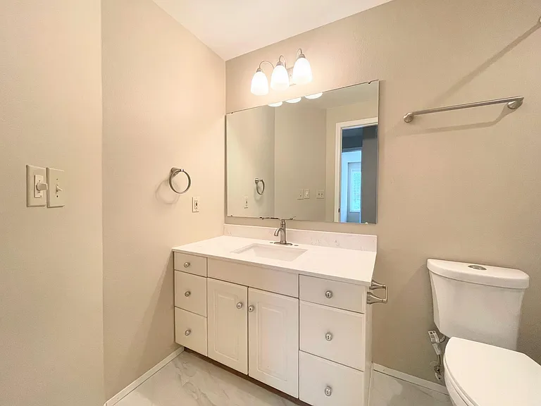 201 E Mountain View Dr — Photo 17
