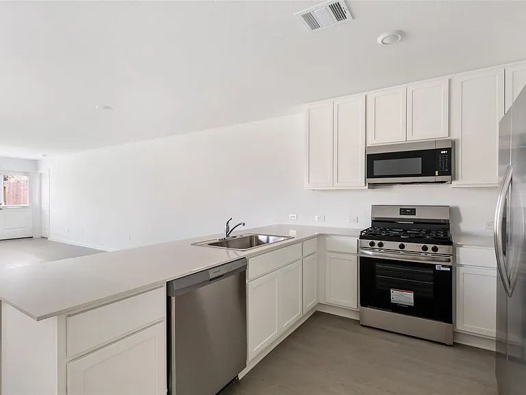 917 Capracotta Dr — Photo 17