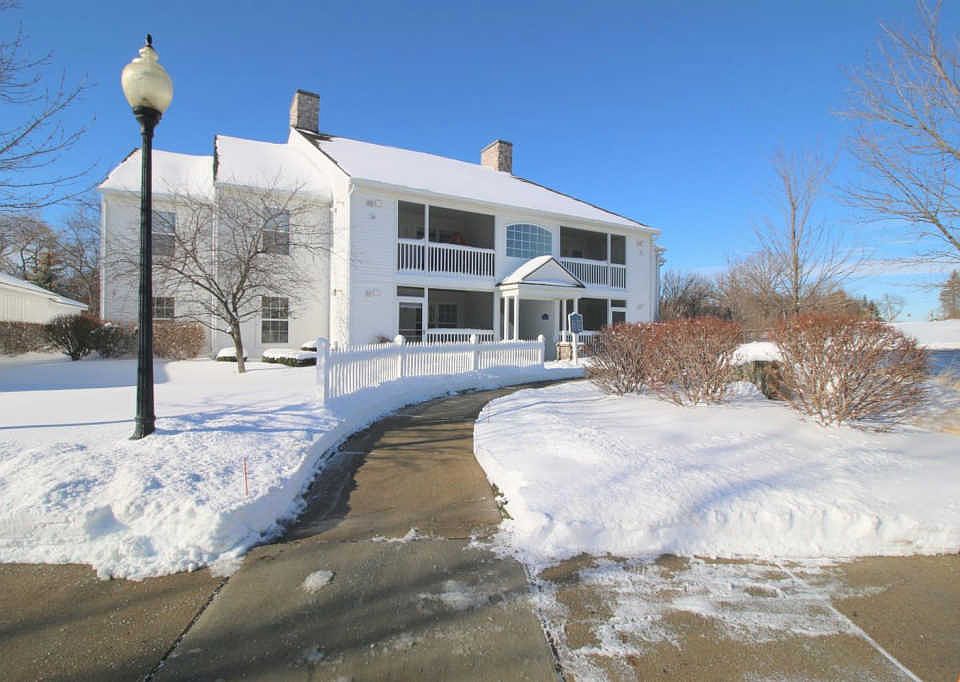 1st image of 2846 S Knightsbridge Cir