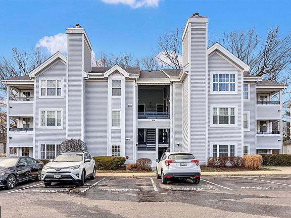 2nd image of 604 Moonglow Rd APT 104