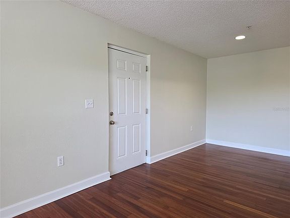 4th image of 2031 Dixie Belle Dr #2031I
