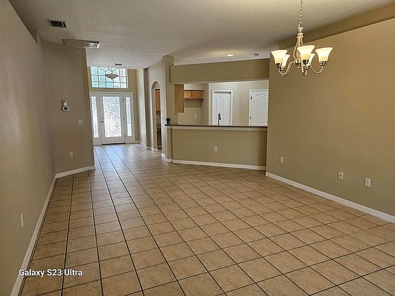 6520 Living and entry_08202024