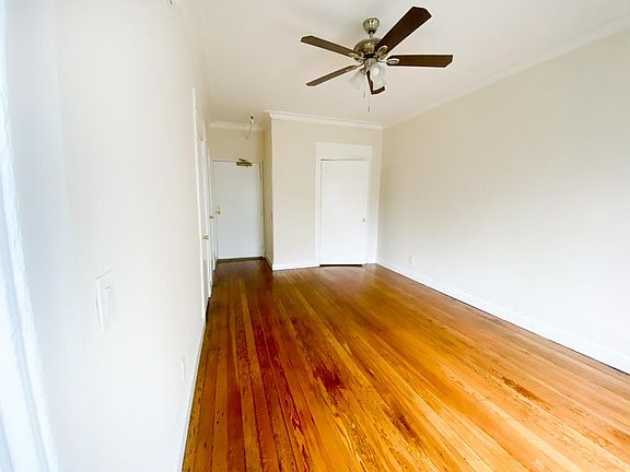 3rd image of 2002 W Sunset Blvd #104
