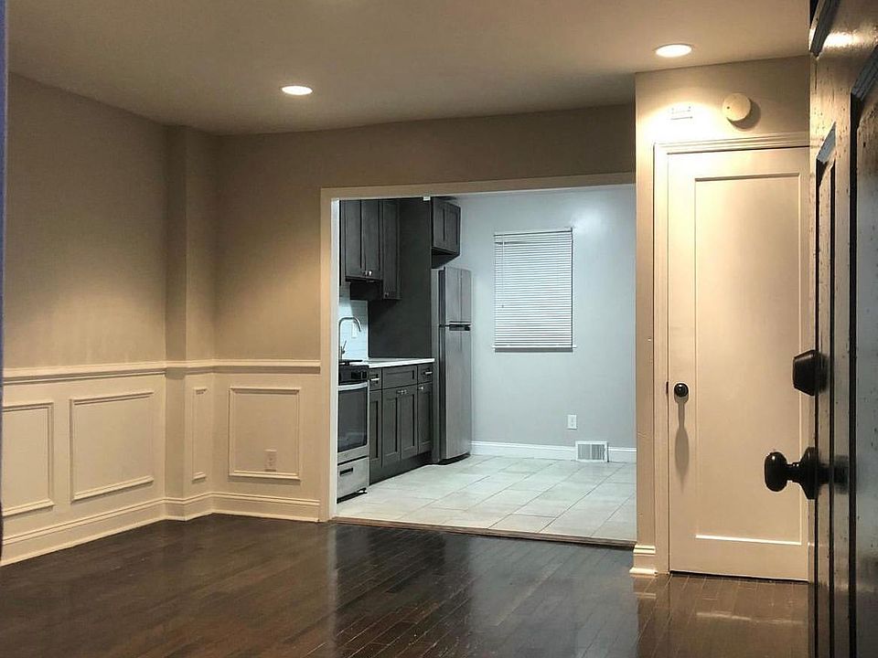 1st image of 22XX Greenwich St