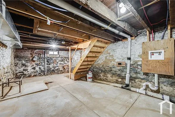 4614 Josephine St — Photo 10