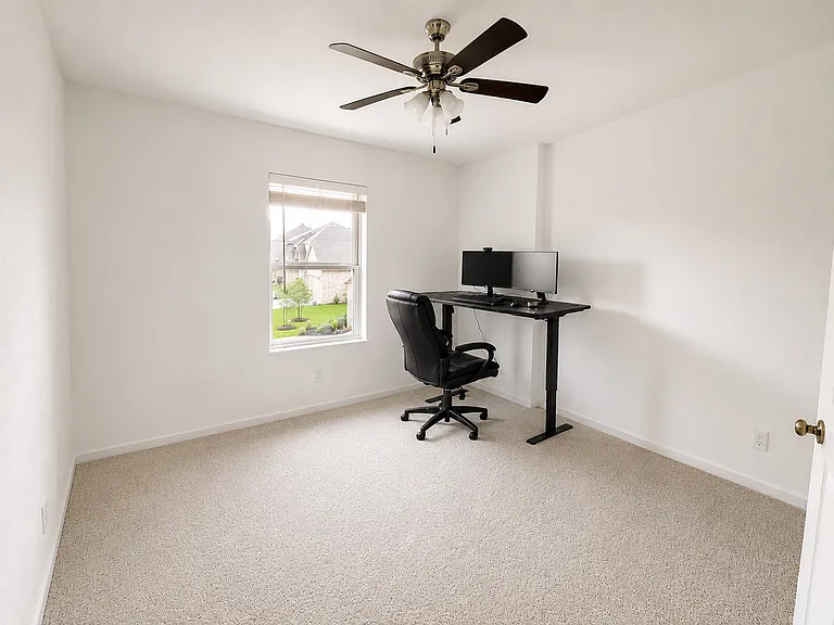 2302 Grande Laurel Ct — Photo 16