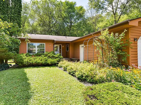 3rd image of 6223 Lynn Way