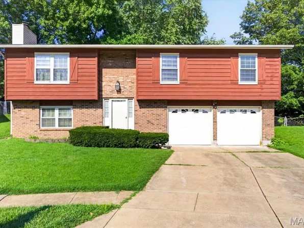 8543 Maylor Dr, Saint Louis, MO 63123