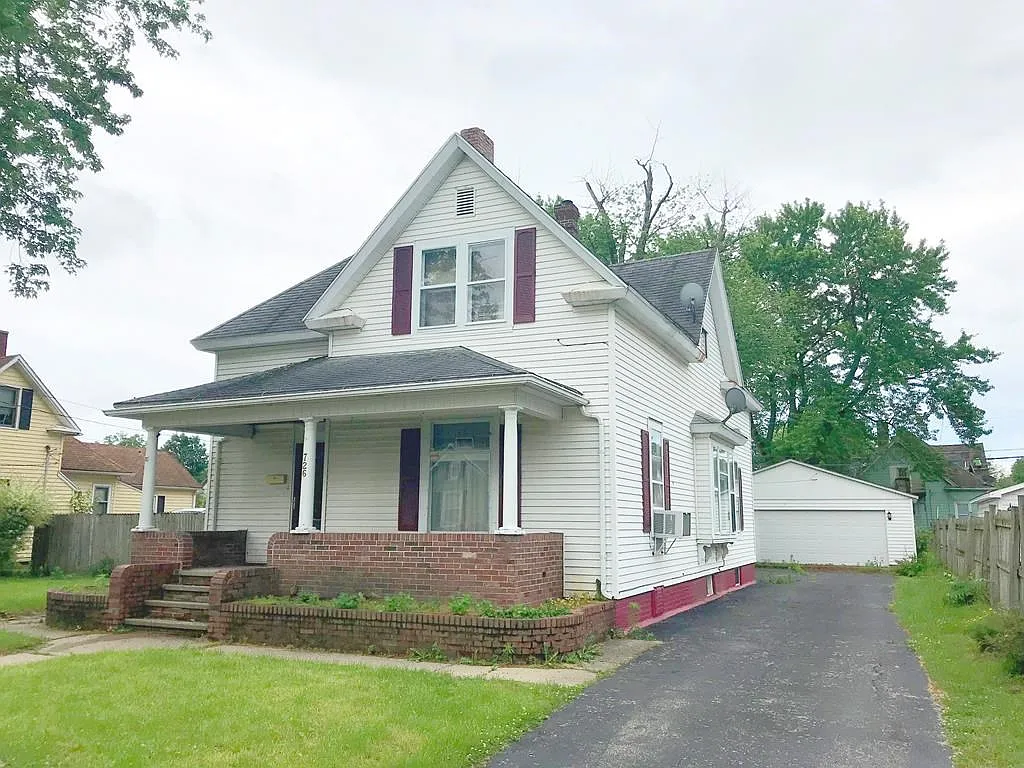 726 Douglas Ave photo 1