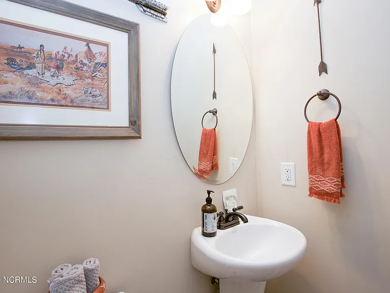 237 Rothbury Dr — Photo 25