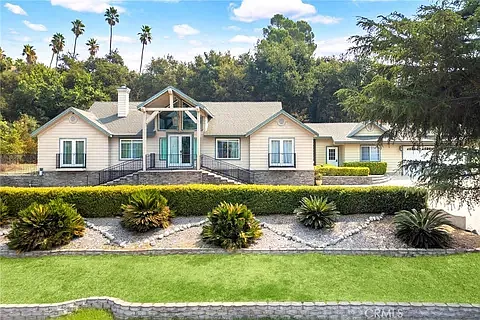 1770 Mountain Ln — Photo 9