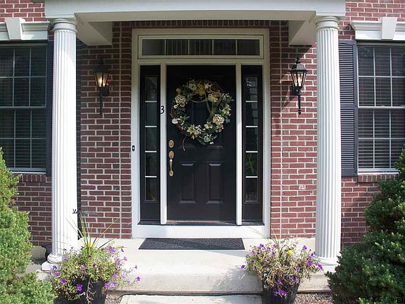 4th image of 3 Lilac Ln