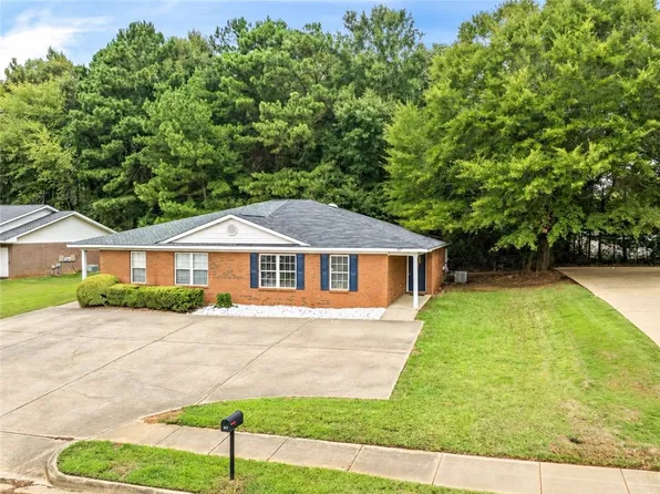 387 E Longleaf Dr, Auburn, AL 36832