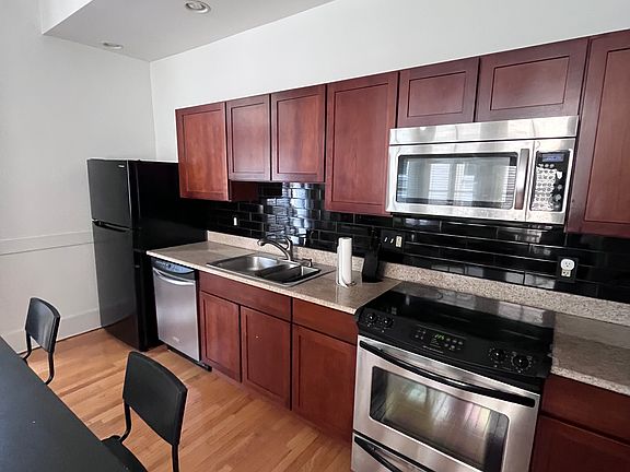 3rd image of 212 W Franklin St APT 104