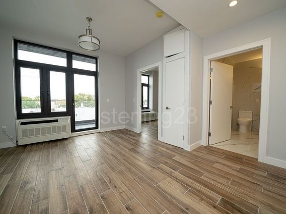 4th image of 3112 24th Ave APT 4F