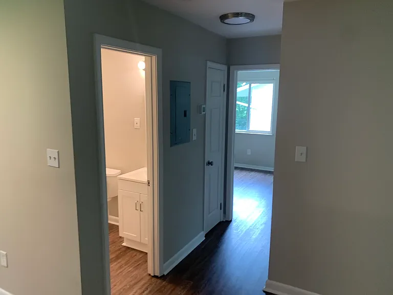 3300 Valley View Dr N — Photo 9