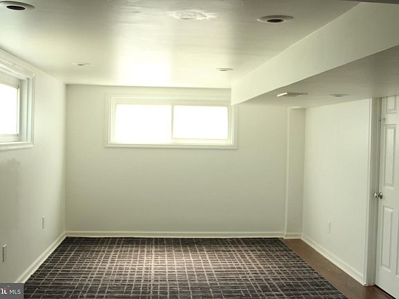 2nd image of 1031 Ward St