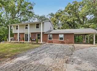 34 Oakwood Ln, Warrenton, MO 63383