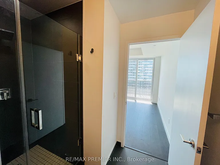 8 Eglinton Ave E #4301 — Photo 11