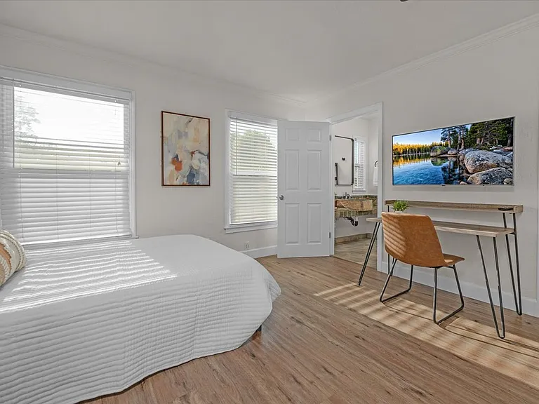 842 W Pine Ave — Photo 20