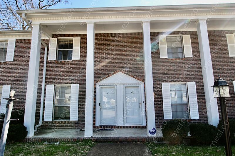 1st image of 2406 Lyndon Ave APT 3