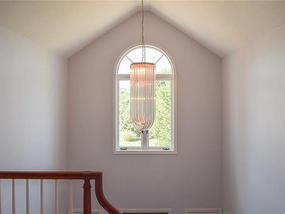 5th image of 234 Whitewood Dr