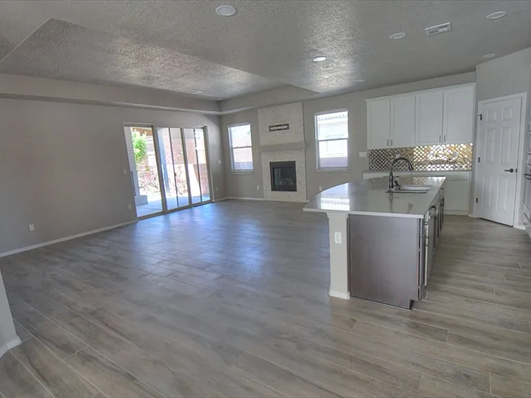 11404 Rock Squirrel Ave SE — Photo 4