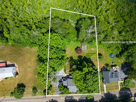 3rd image of 208 Twin Lakes Road